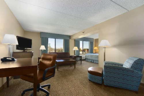 Wingate by Wyndham Fayetteville NC  image 3